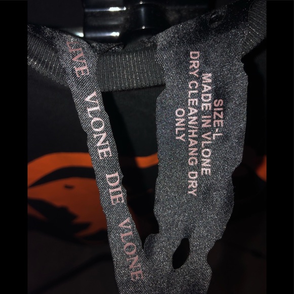 VLONE - Picture 4 of 4